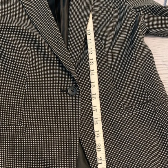 Banana Republic black & white polka dot blazer - SIZE 4 Petite - Picture 3 of 3